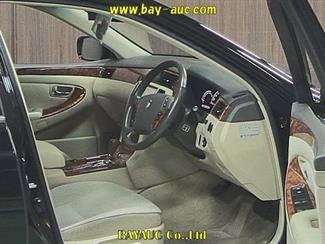 2004 Toyota Crown - Thumbnail